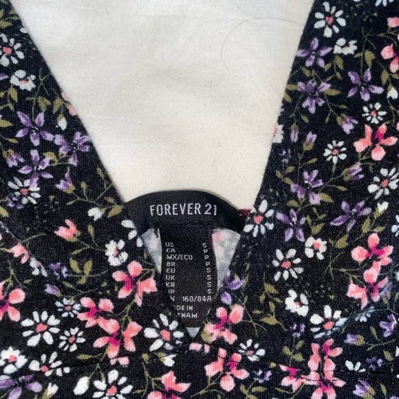 Forever 21 floral crop top - Picture 3 of 6